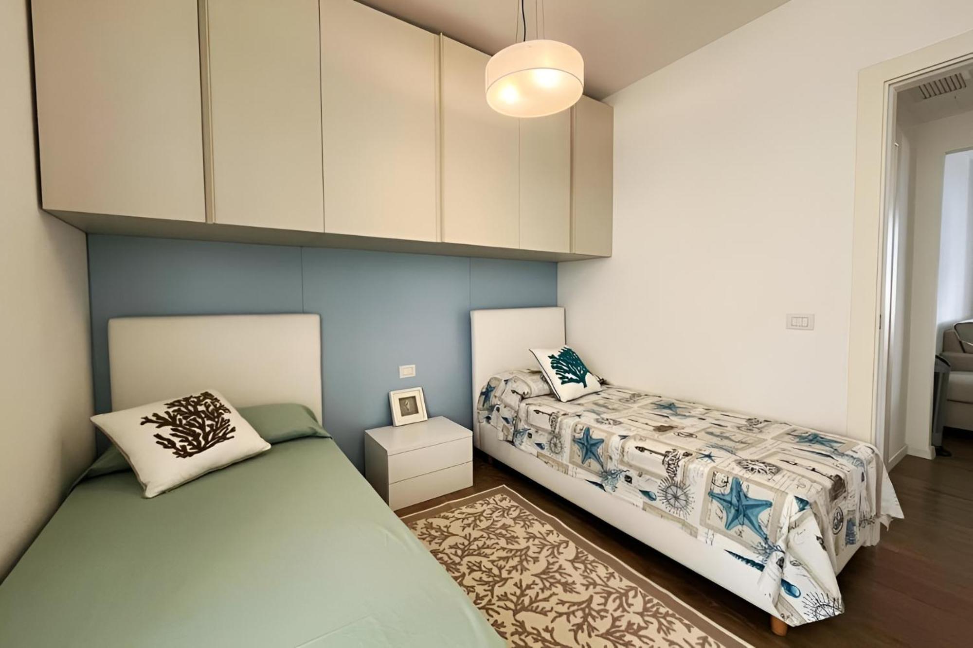 Stylish Poolside Apartment, Jesolo-venice *