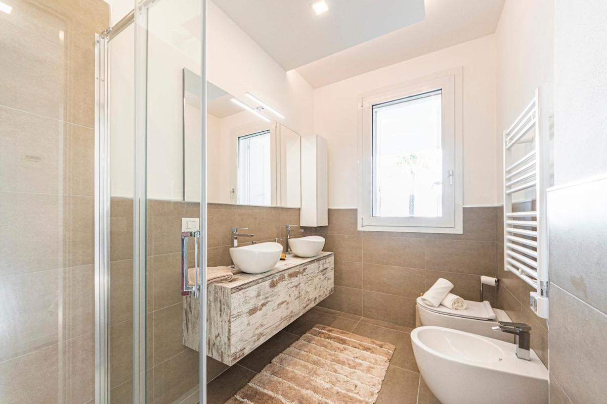 Stylish Poolside Apartment, Jesolo-venice Appartamento