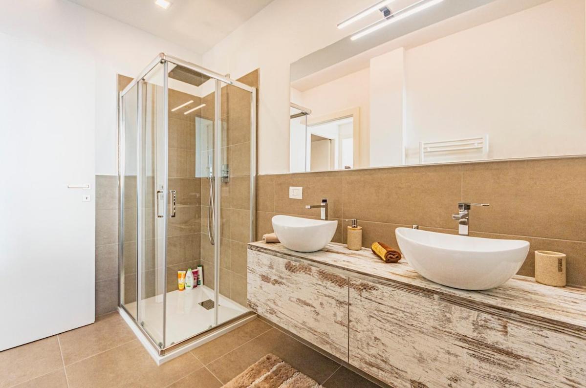 Stylish Poolside Apartment, Jesolo-venice Appartamento Lido di Jesolo